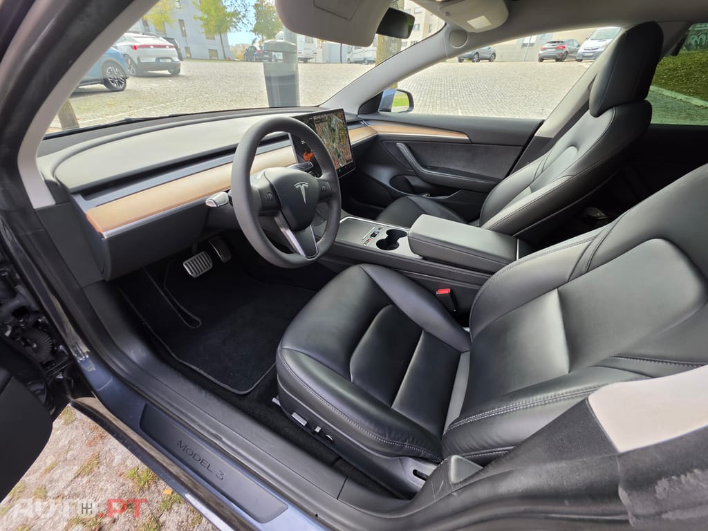 Tesla Model 3 SR Plus