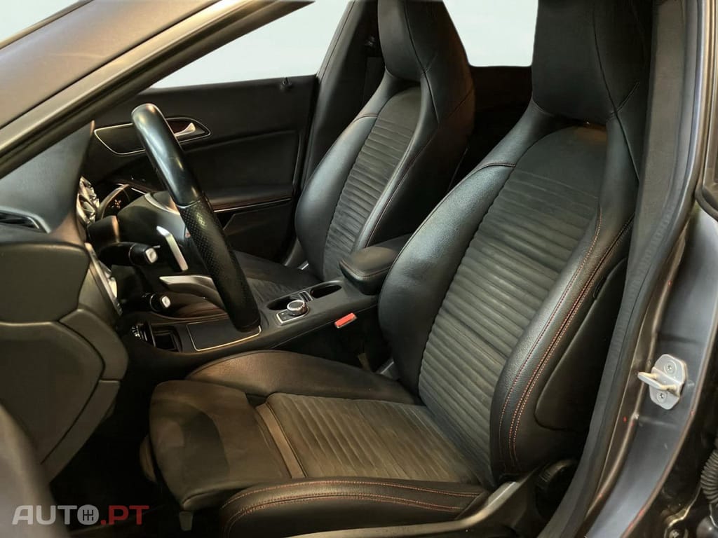 Mercedes-Benz CLA 220 D AMG Line Aut