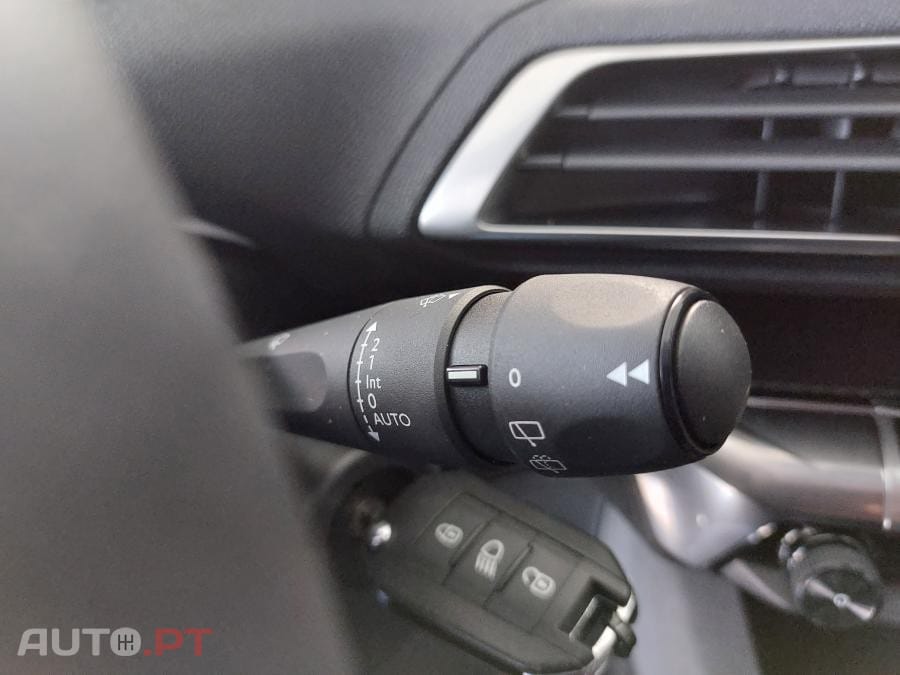 Peugeot 3008 1.5 BlueHDi Active