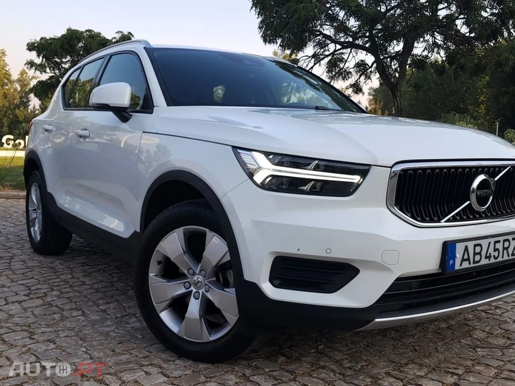 Volvo XC40 2.0 D3 Momentum Plus