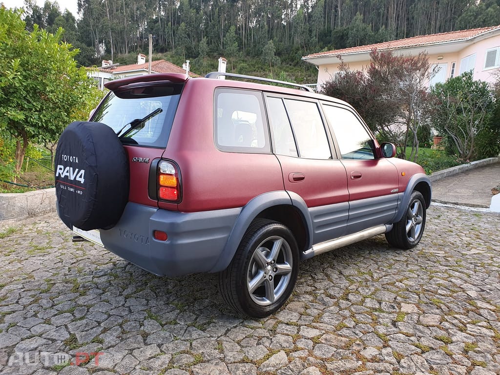 Toyota RAV4 2.0i 16V