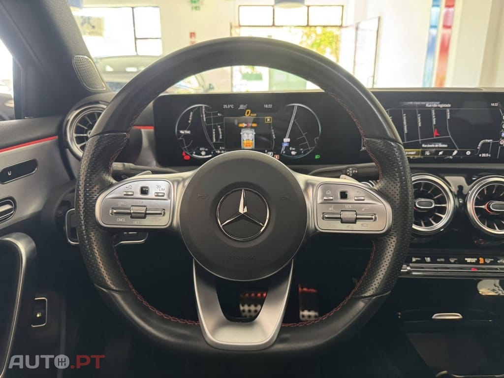 Mercedes-Benz A 250 e AMG Line
