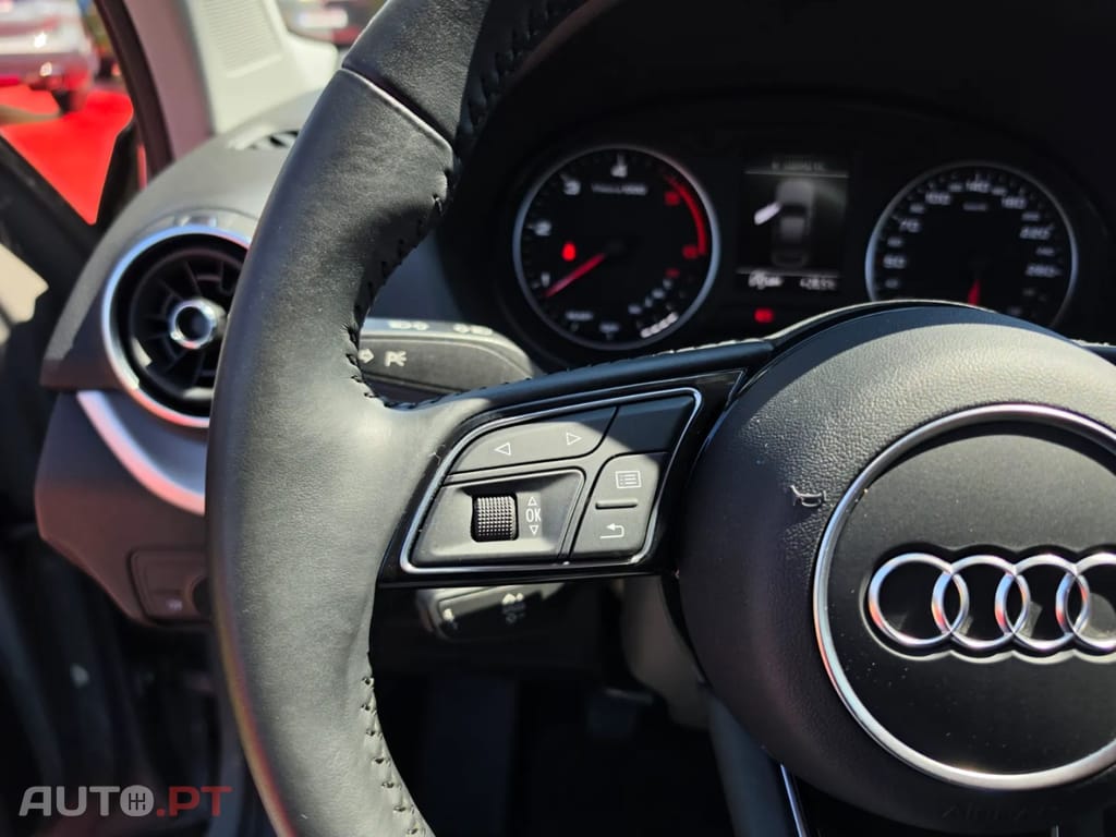 Audi Q2 1.6 TDI Design — fotografia 13