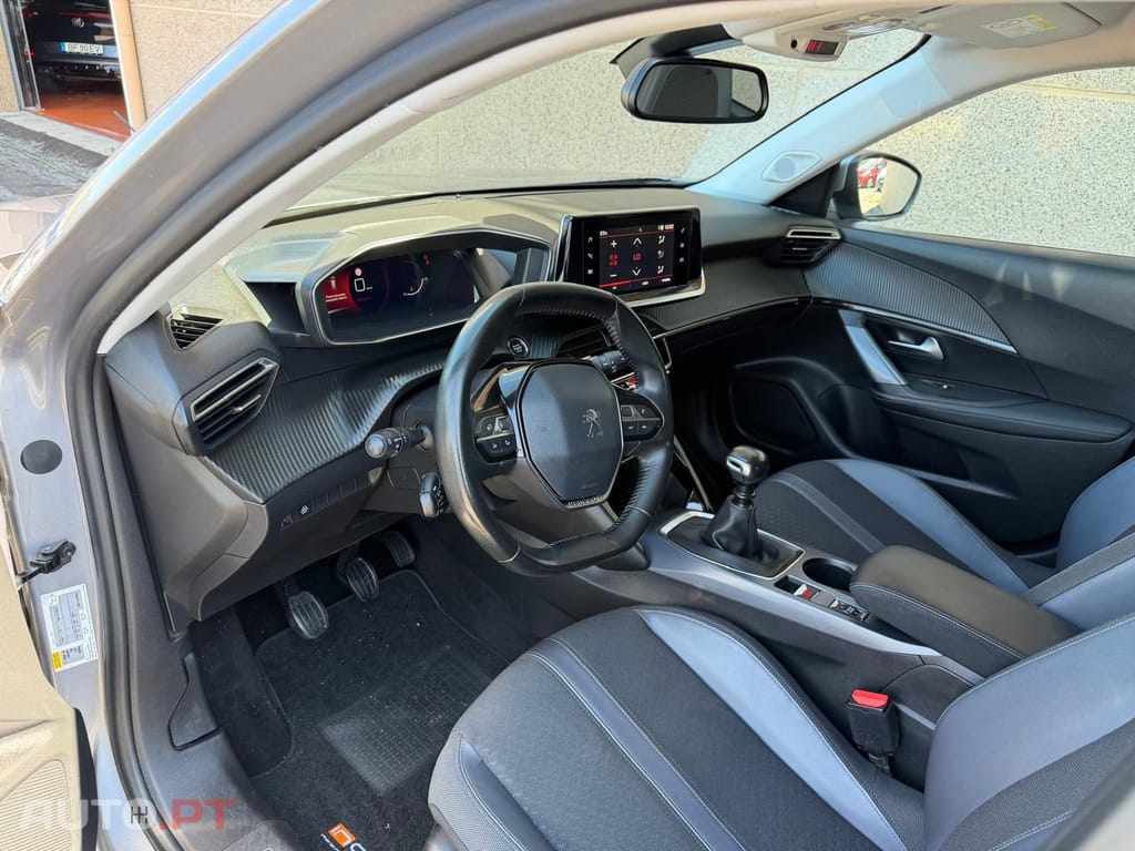 Peugeot 2008 1.2 PureTech Allure Pack