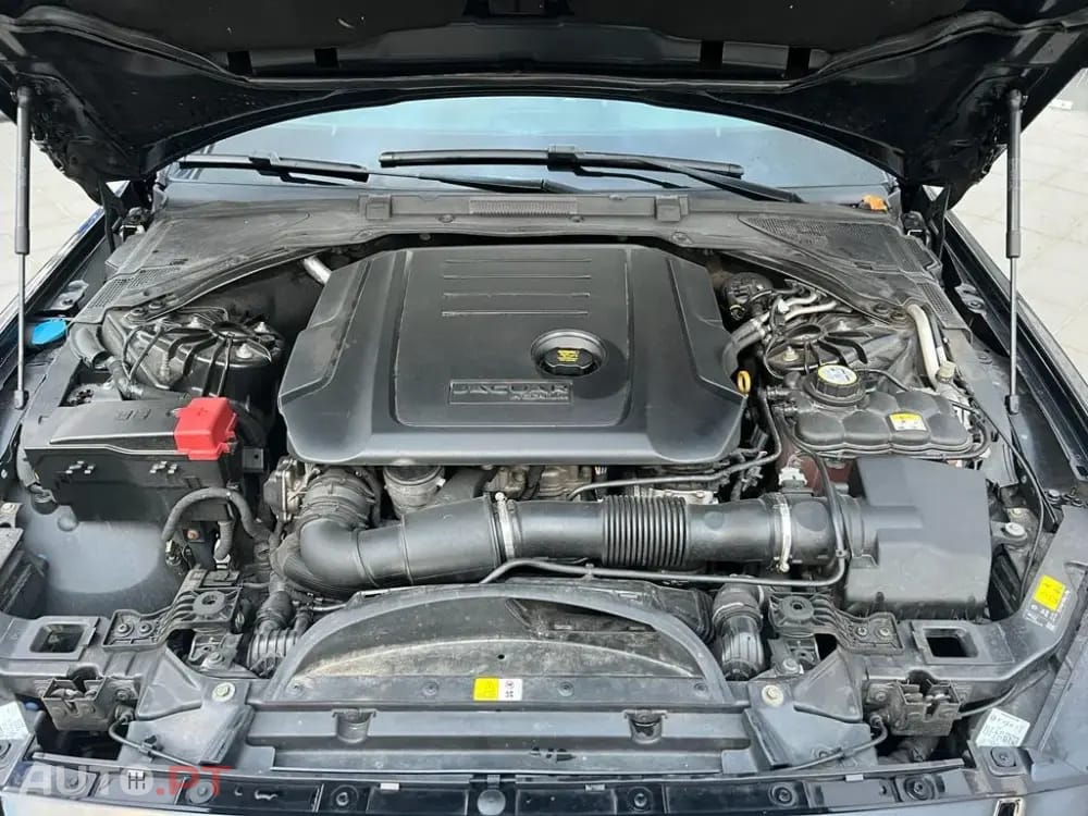 Jaguar XE 2.0 D Prestige