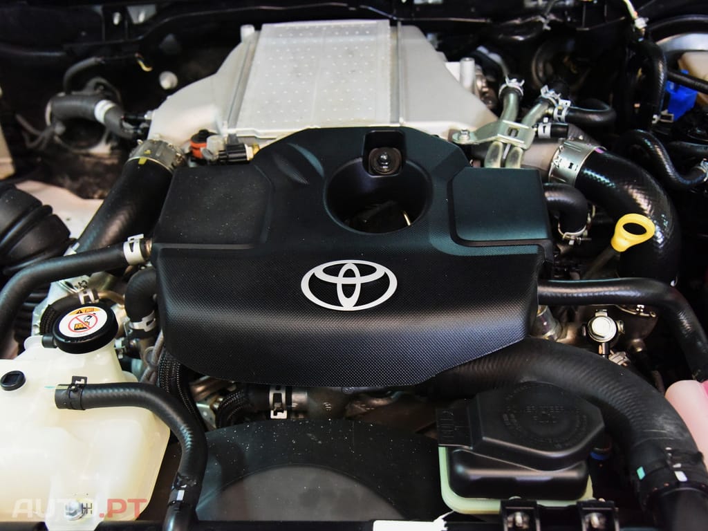 Toyota Hilux 2.4 D-4D 2WD CD CM