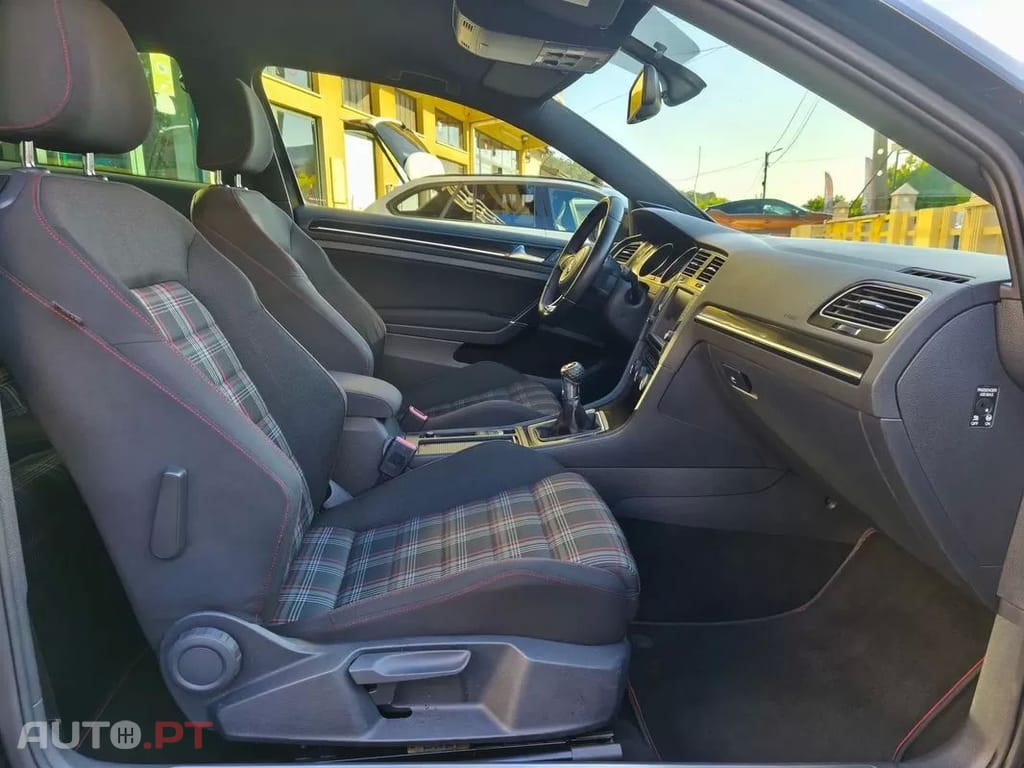 Volkswagen Golf  Gti Performance Bluemotion