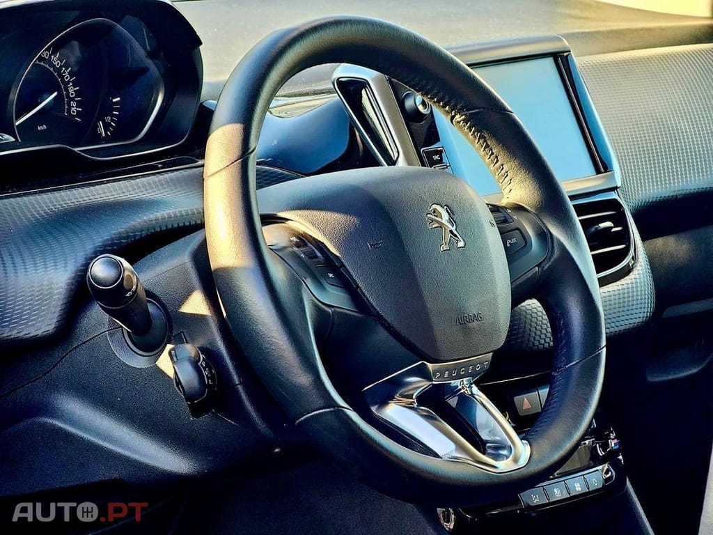 Peugeot 2008 1.2 PureTech Allure EAT6