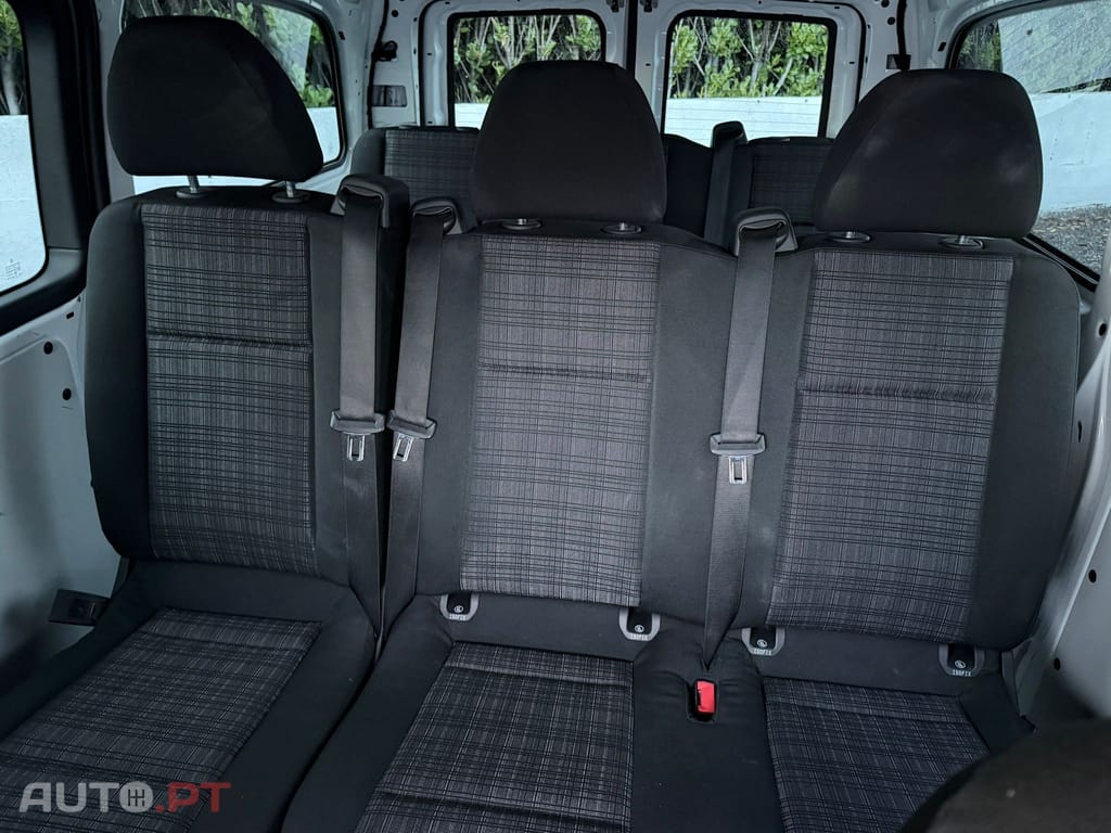 Mercedes-Benz Vito CDI PRO 8 LUGARES