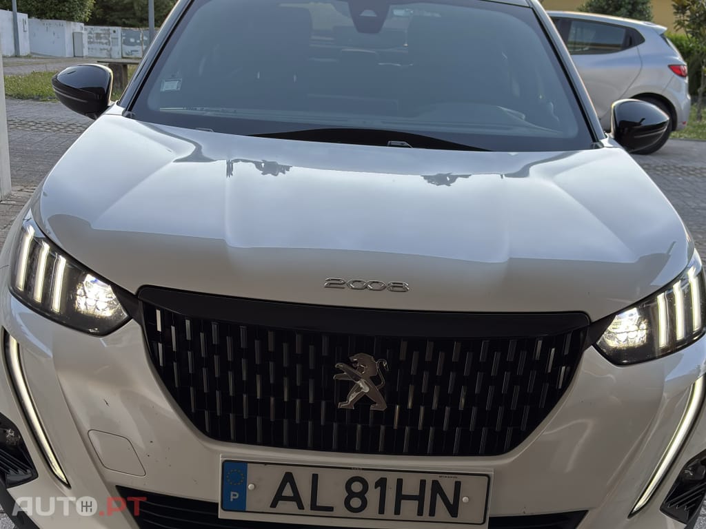 Peugeot 2008 Peugeot 2008 GT 1.2 Puretech EAT08