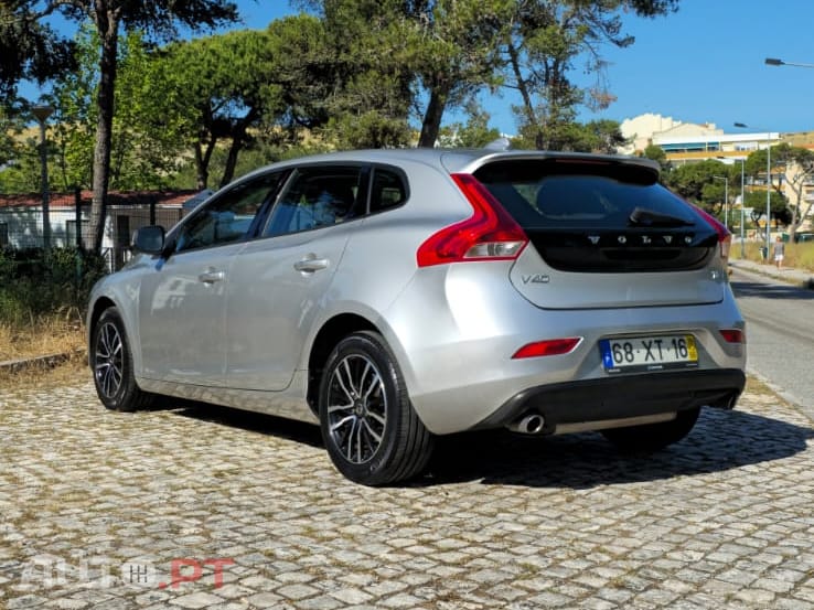 Volvo V40 2.0