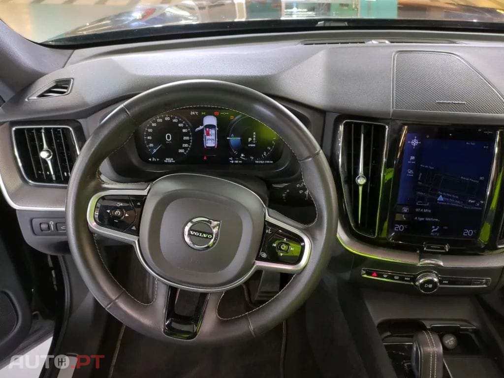 Volvo XC60 2.0 T8 PHEV R-Design AWD