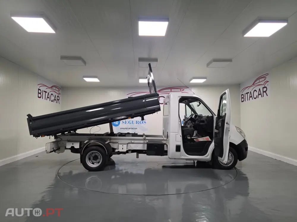 Renault Master 2.3 DCI 130CV BASCULANTE