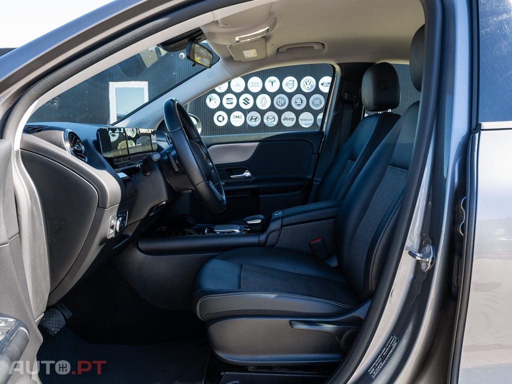 Mercedes-Benz GLA 180 d — fotografia 13