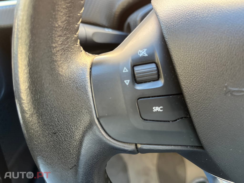 Peugeot 2008 1.5 BlueHDi Signature