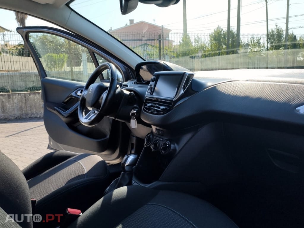 Peugeot 208 1.6 BlueHDi Style