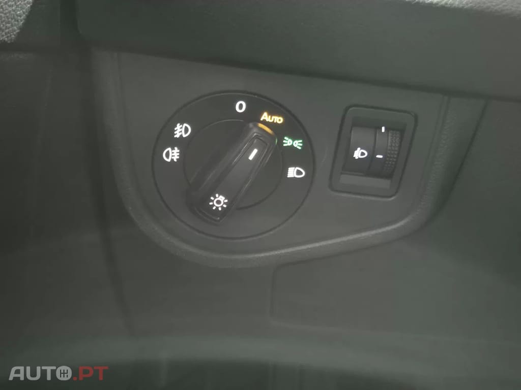 Volkswagen Taigo 1.0 TSI R-DESIGN