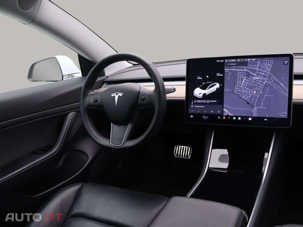 Tesla Model 3 Standard RWD Plus AUTOPILOT