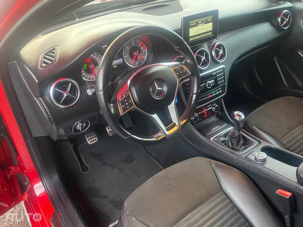 Mercedes-Benz A 180 d AMG Line