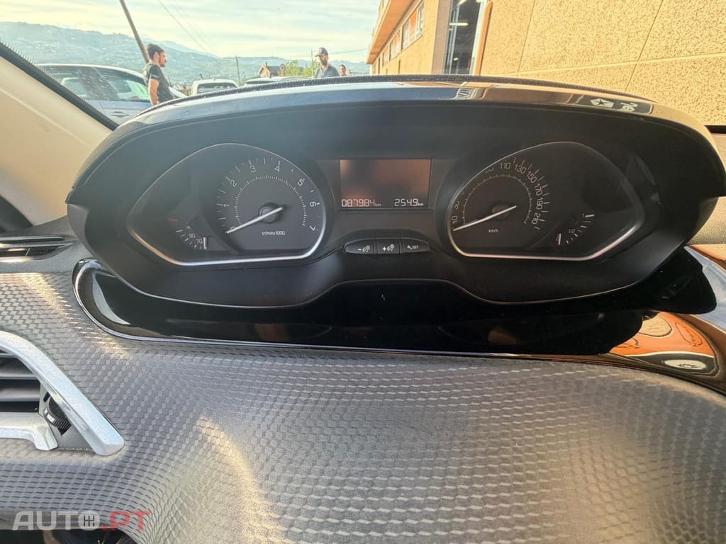 Peugeot 2008 1.2 PureTech Style