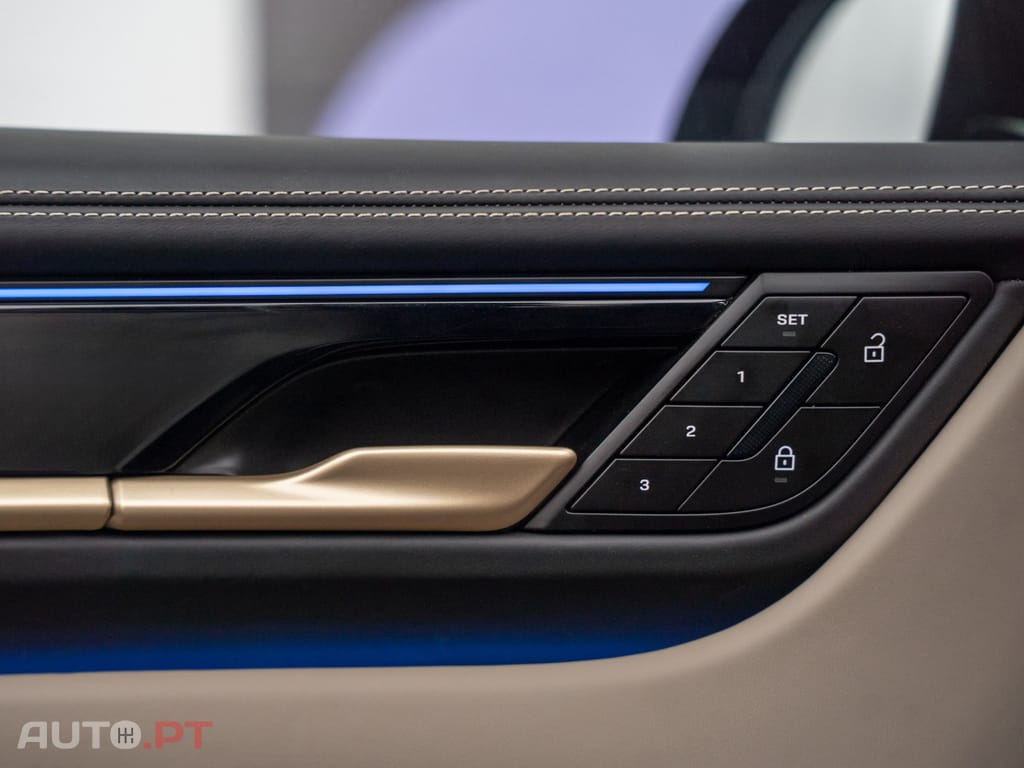 Porsche Macan Electric 4