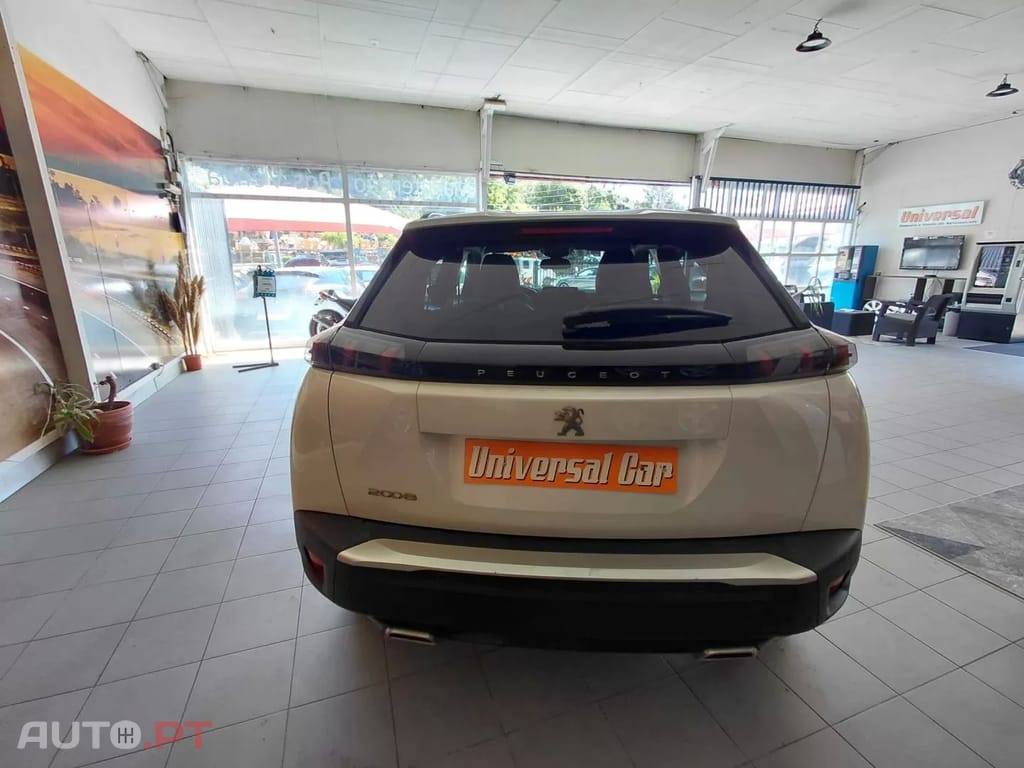 Peugeot 2008 PureTech 130 Allure Pack