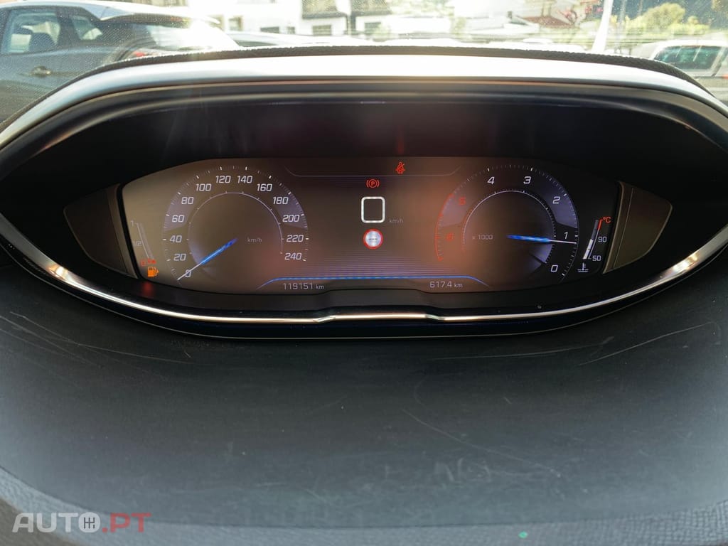 Peugeot 3008 1.5 BlueHDi Active