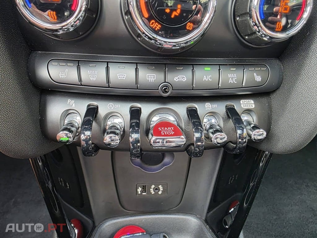 MINI Cooper John Cooper Works Auto Desportiva