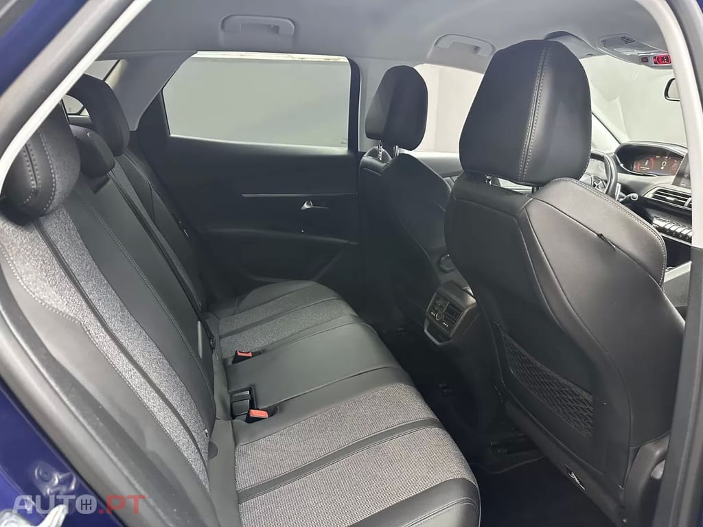 Peugeot 3008 1.5 BlueHDi Allure — fotografia 15