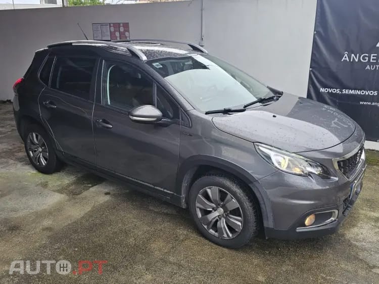 Peugeot 2008 1.2 PureTech Signature