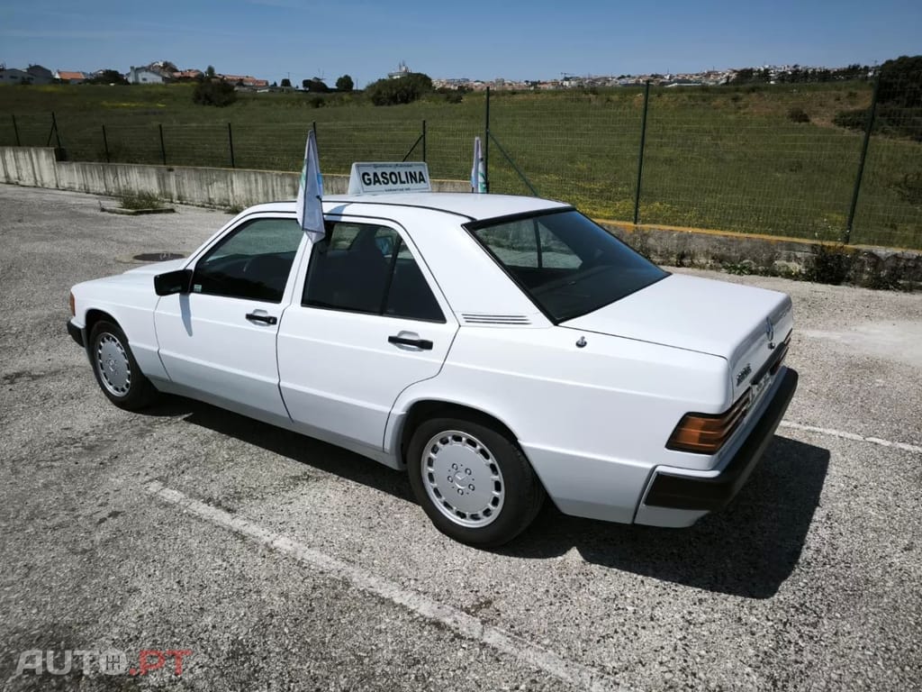 Mercedes-Benz 190 190 E 1.8