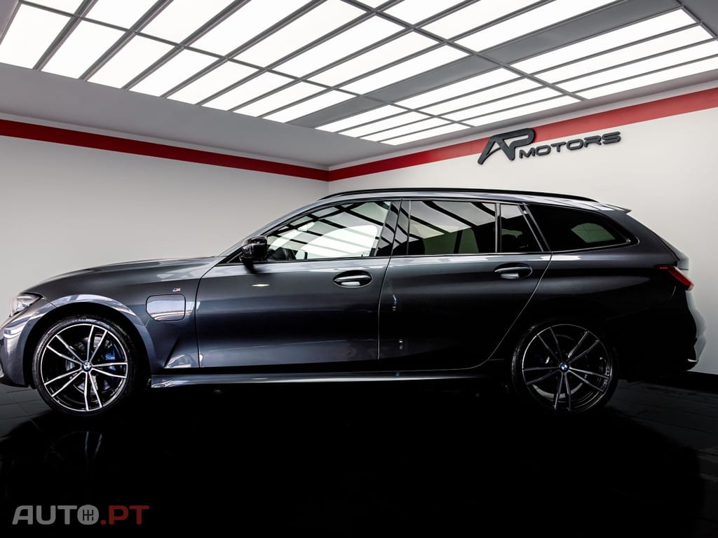 BMW 330 e Touring Pack M Auto