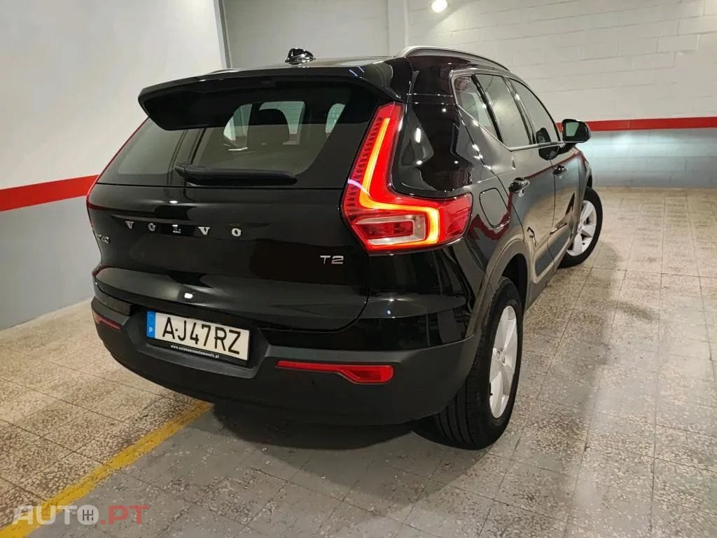 Volvo XC40 1.5 T2 Momentum Core