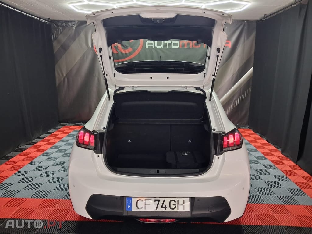 Peugeot E-208 50 kWh Allure Pack