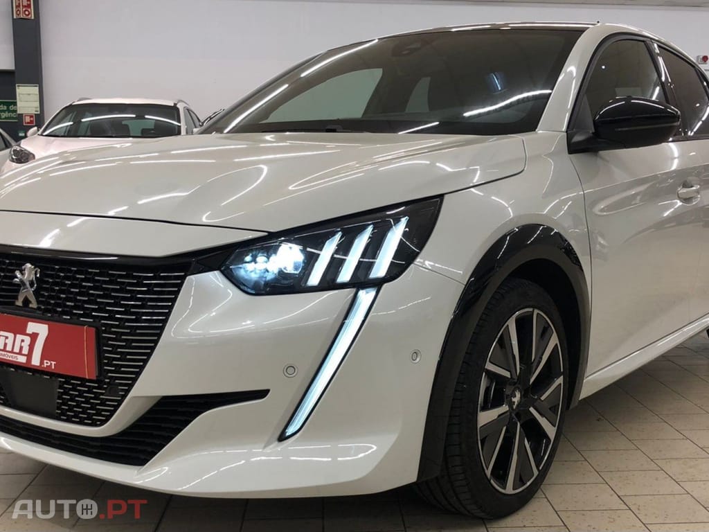 Peugeot 208 1.2 PureTech GT Line EAT8