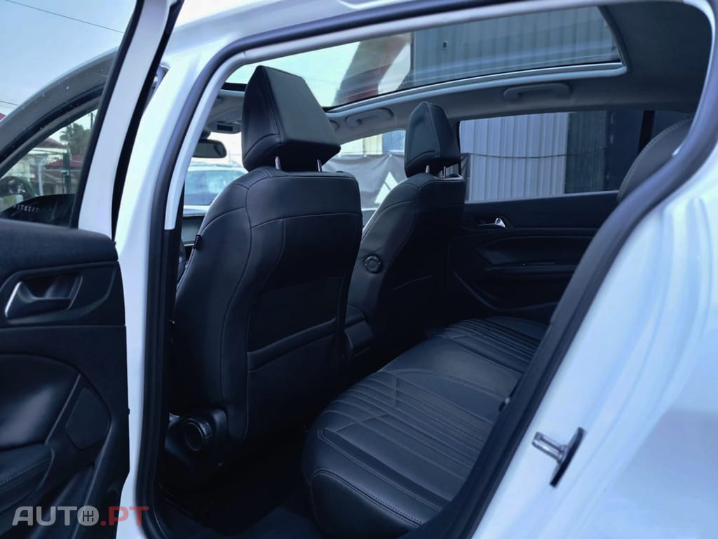 Peugeot 308 1.6 BlueHDi Allure J17