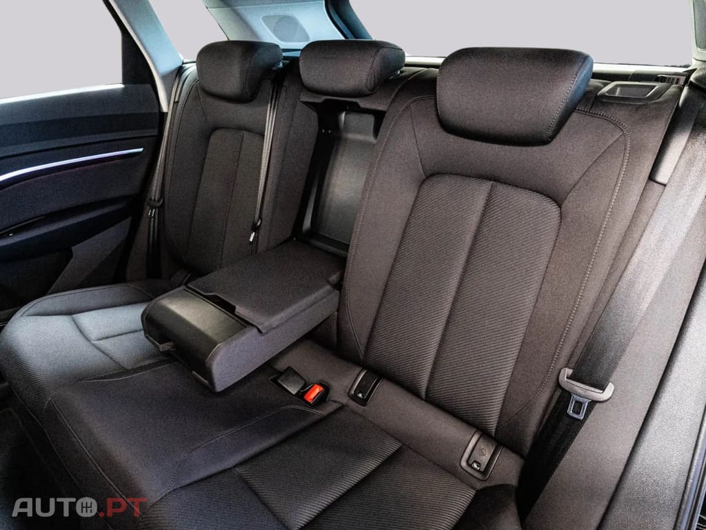 Audi E-Tron I.V.A DEDUTÍVEL E TRON 55 ADVANCED