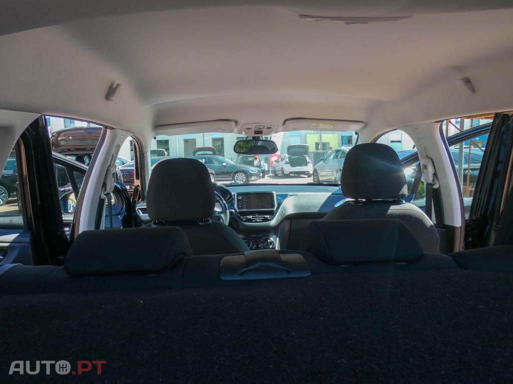 Peugeot 2008 1.5 BlueHDi Style