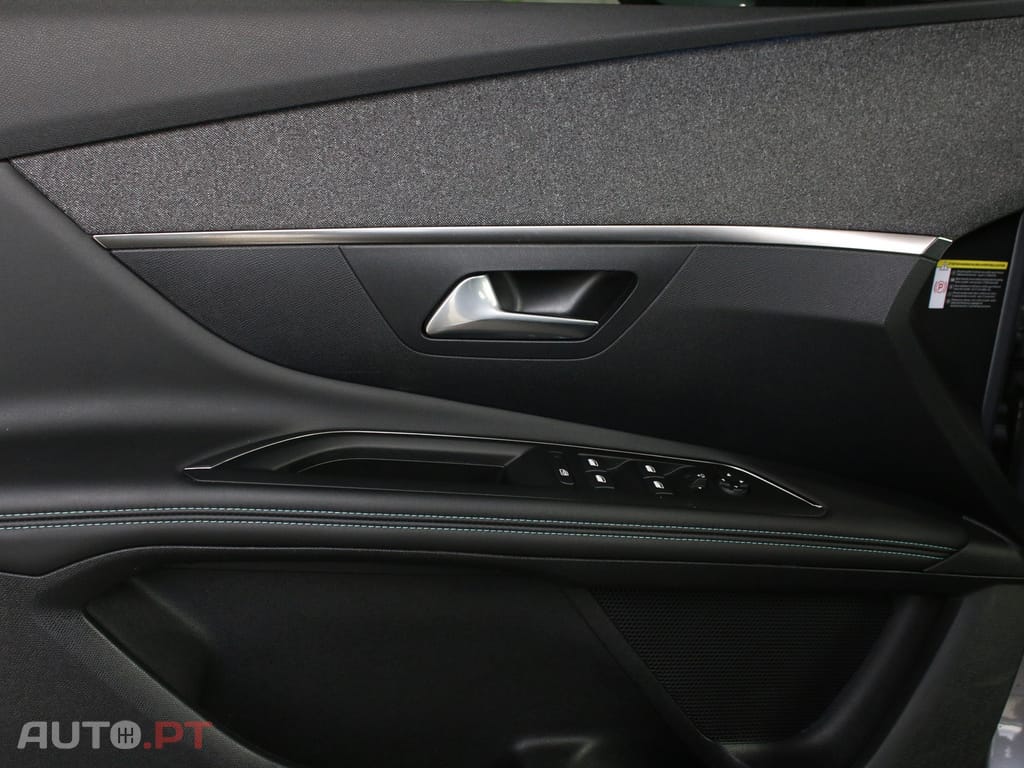 Peugeot 3008 1.6 Hybrid Allure Pack e-EAT8