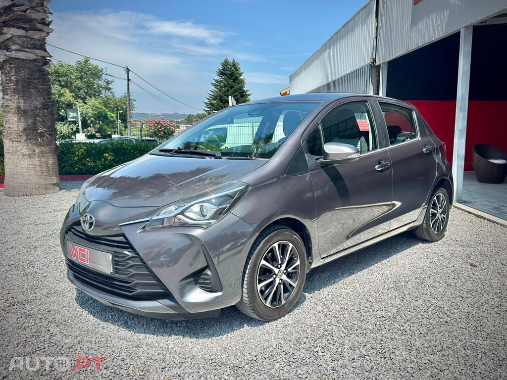 Toyota Yaris 1.0 VVT-I CONFORT