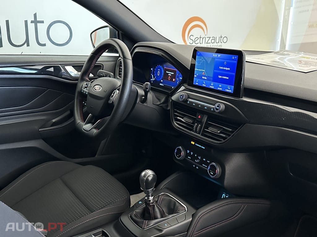 Ford Focus 1.0 EcoBoost MHEV ST-Line