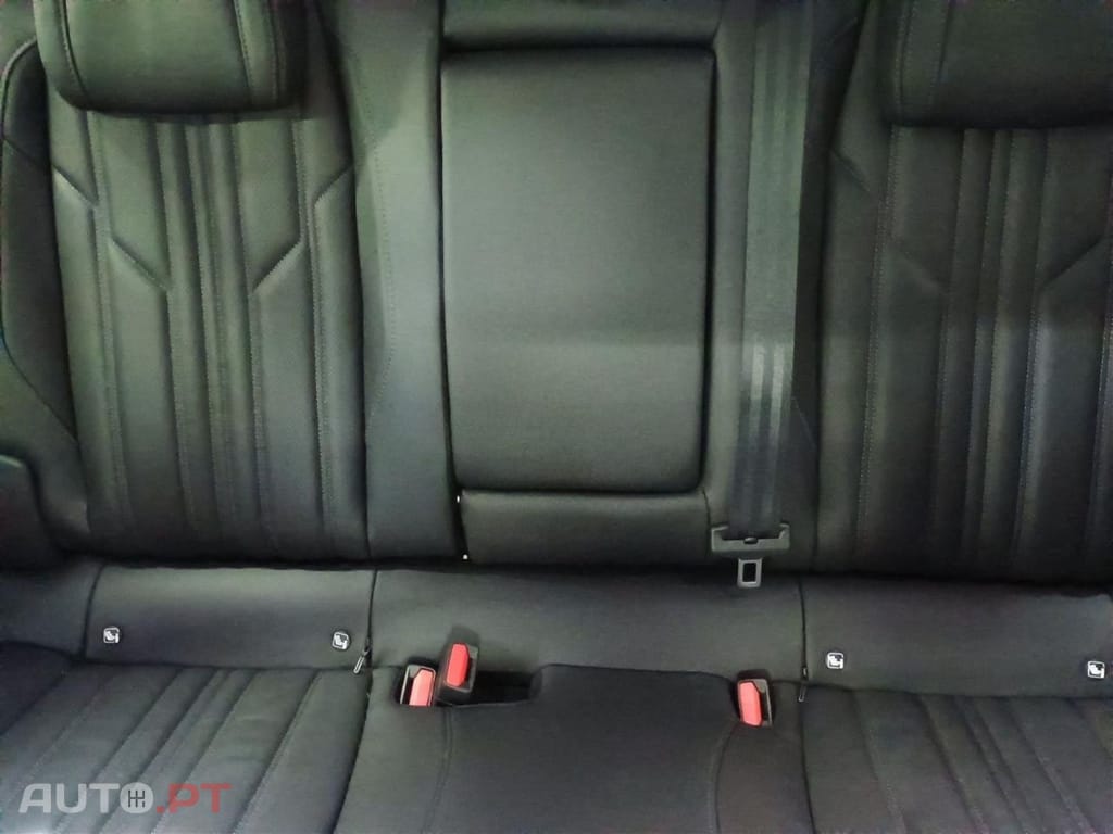 Peugeot 408 GT Plug-In I.V.A DEDUTÍVEL 