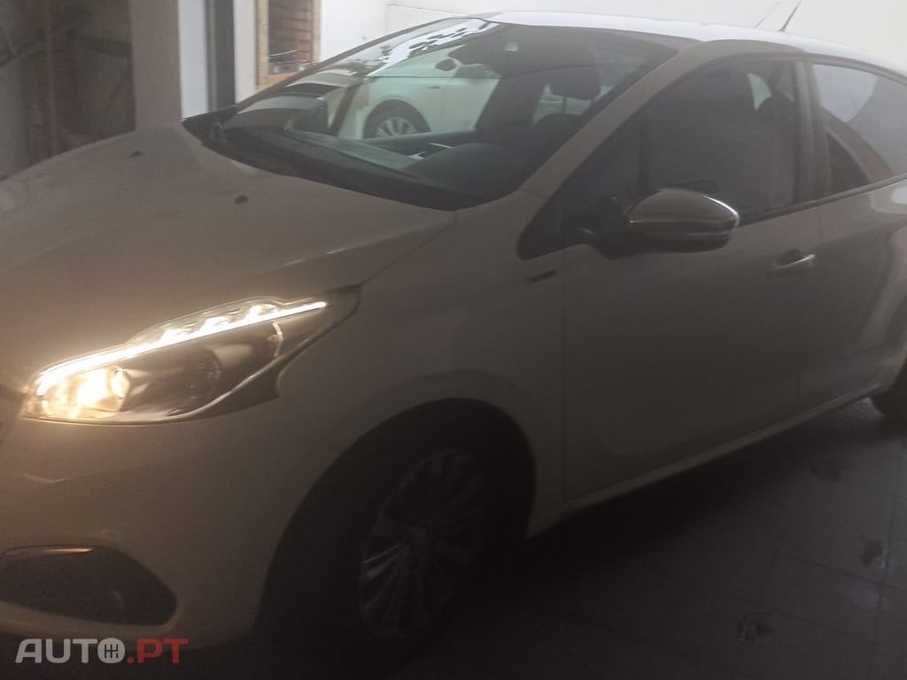 Peugeot 208 1.5 Hdi