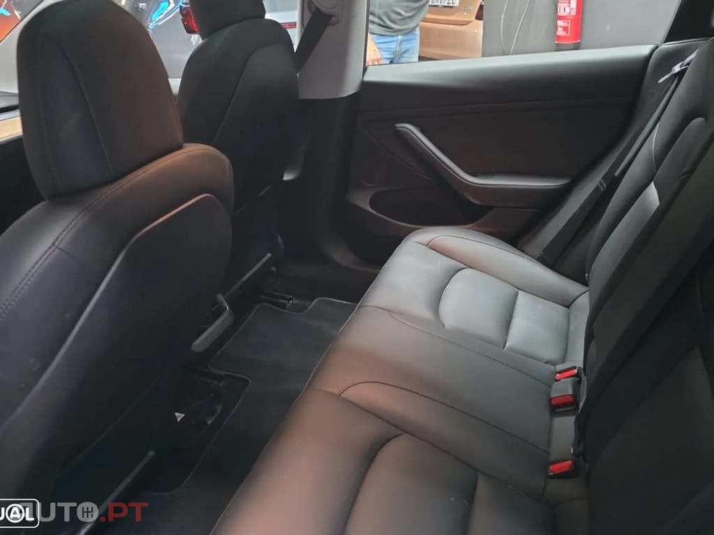 Tesla Model 3 Standard Range Plus RWD