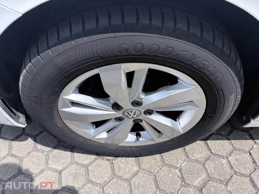 Volkswagen Polo 1.0 Confortline