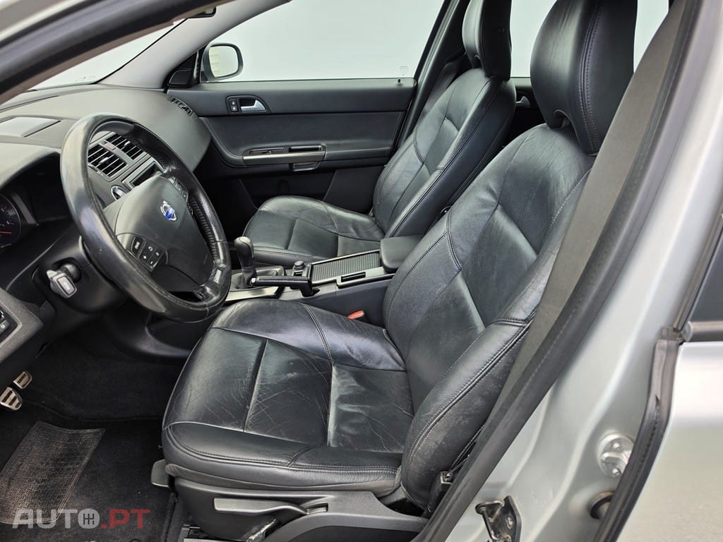 Volvo V50 1.6 D R-Design — fotografia 9
