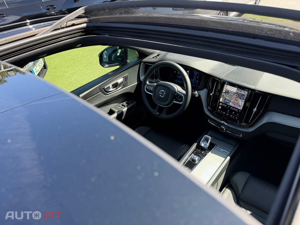 Volvo XC 60 2.0 T6 PHEV Black Edition AWD — fotografia 14
