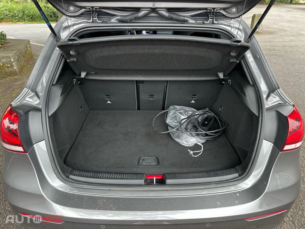 Mercedes-Benz A 250 e AMG Line