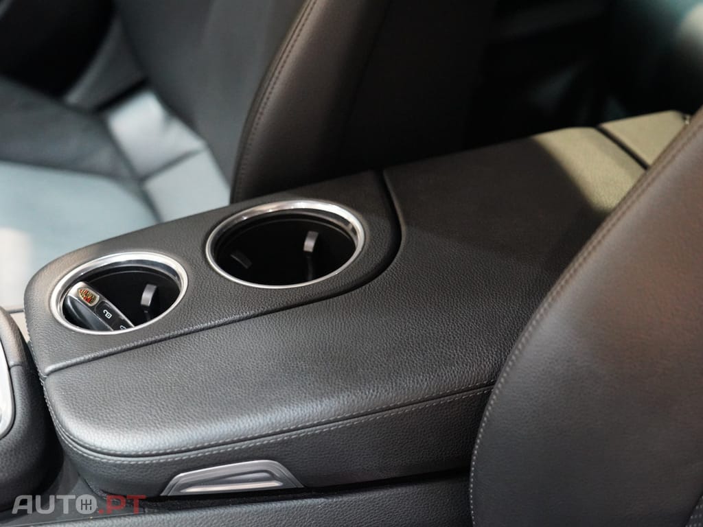 Porsche Panamera 4 E-Hybrid