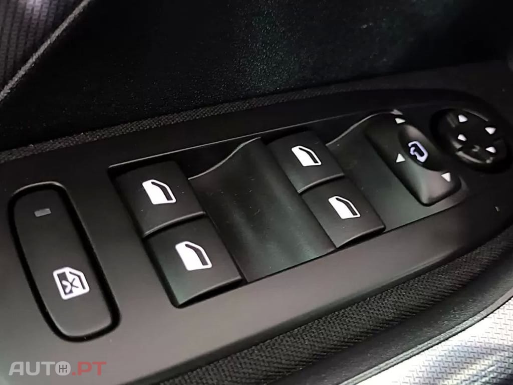 Peugeot 2008 1.2 PureTech Allure